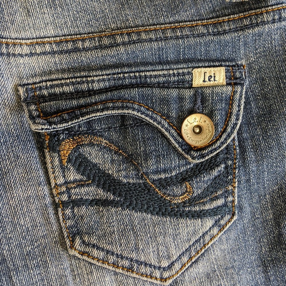 LEI Life Energy Intelligence Ashley Trouble Jeans Size 2! EUC!